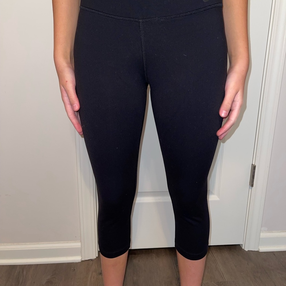 Nike Capri Leggings with Breathable Fabric on Back